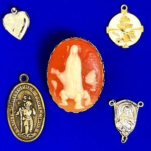 Vintage religious jewelry & medallions, including sterling & Italy
